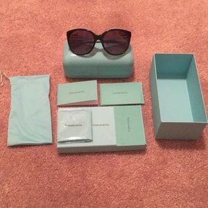 Tiffany&Co. Love Round Sunglasses